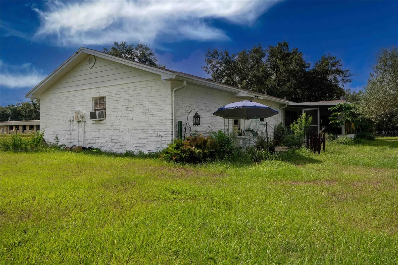 417 L LANIER RD