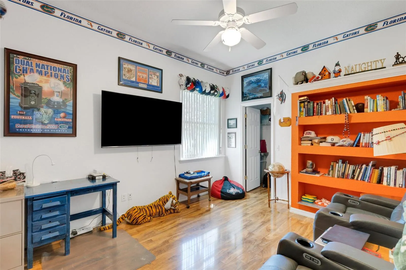 1669 KINSMAN WAY