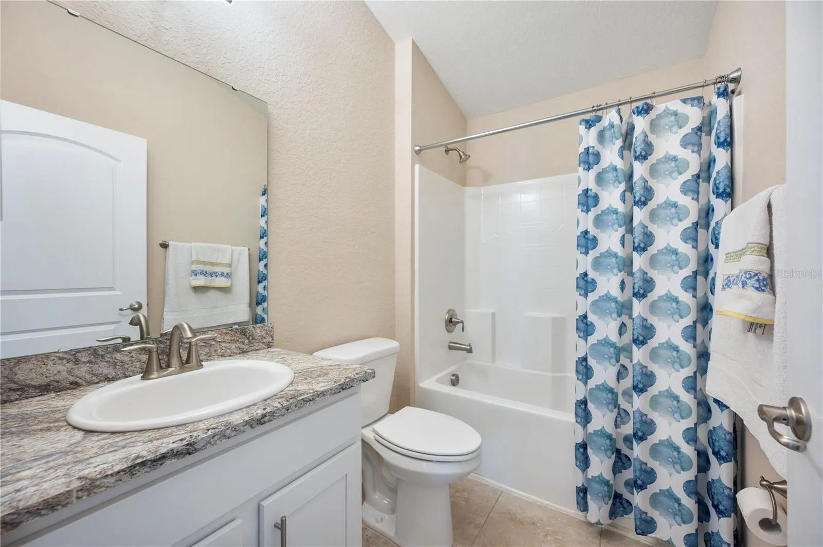 4673 LATHLOA LOOP