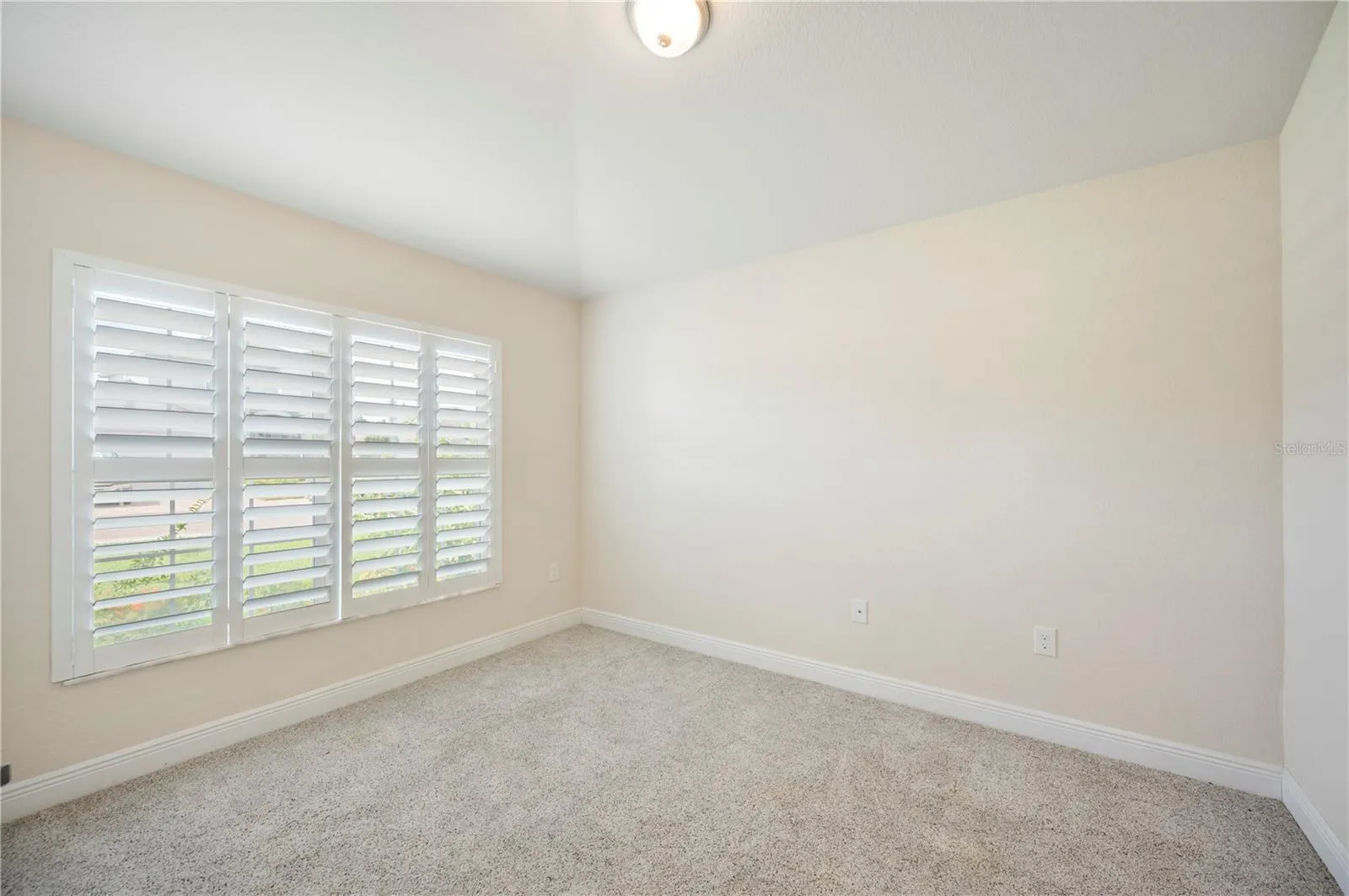 4673 LATHLOA LOOP