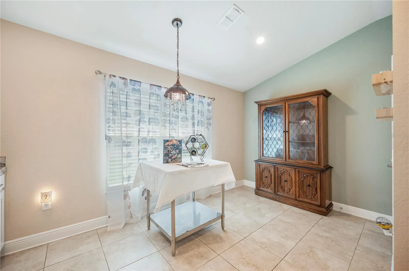 4673 LATHLOA LOOP