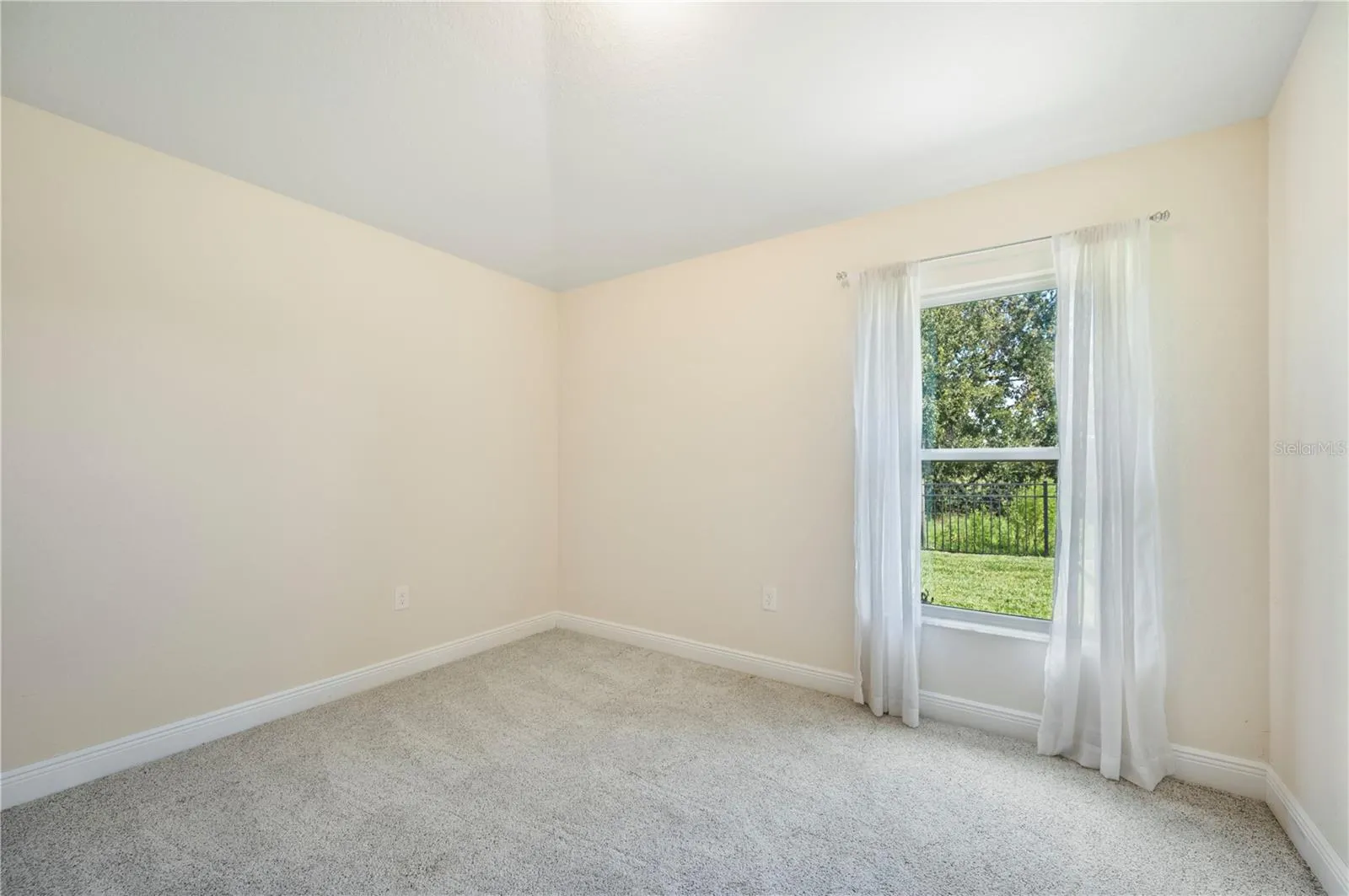 4673 LATHLOA LOOP