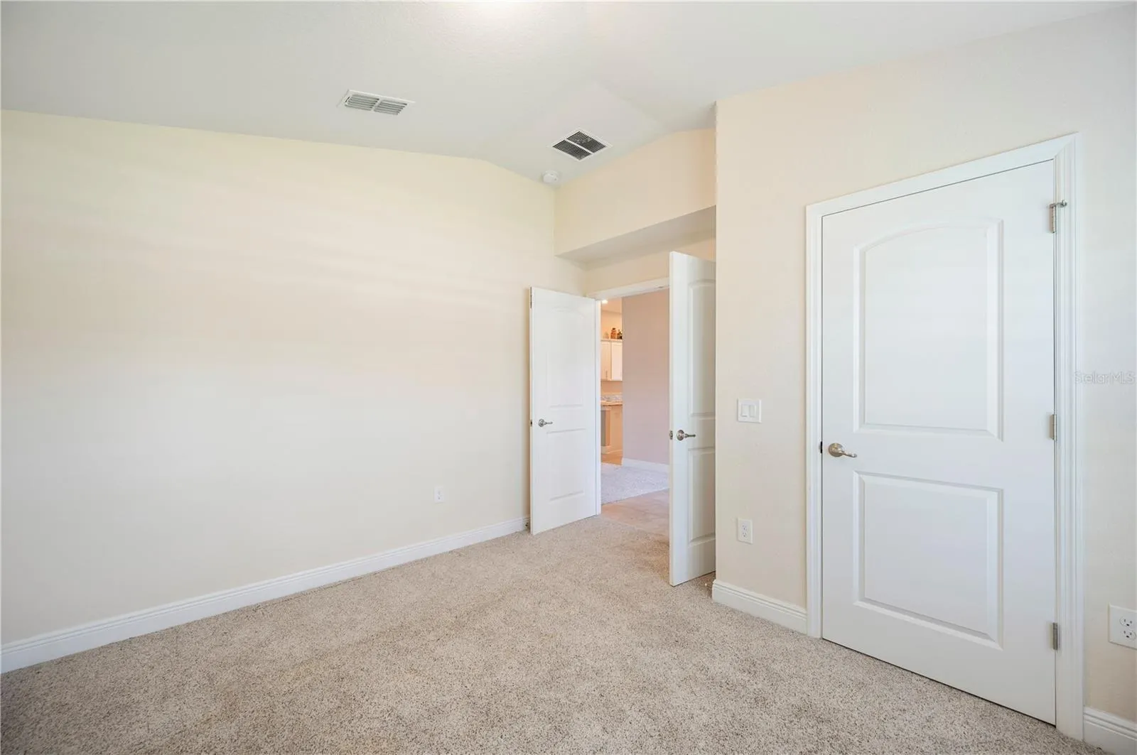 4673 LATHLOA LOOP