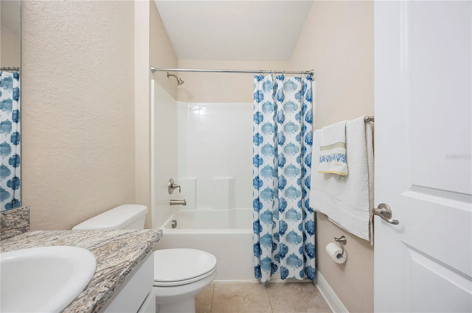 4673 LATHLOA LOOP
