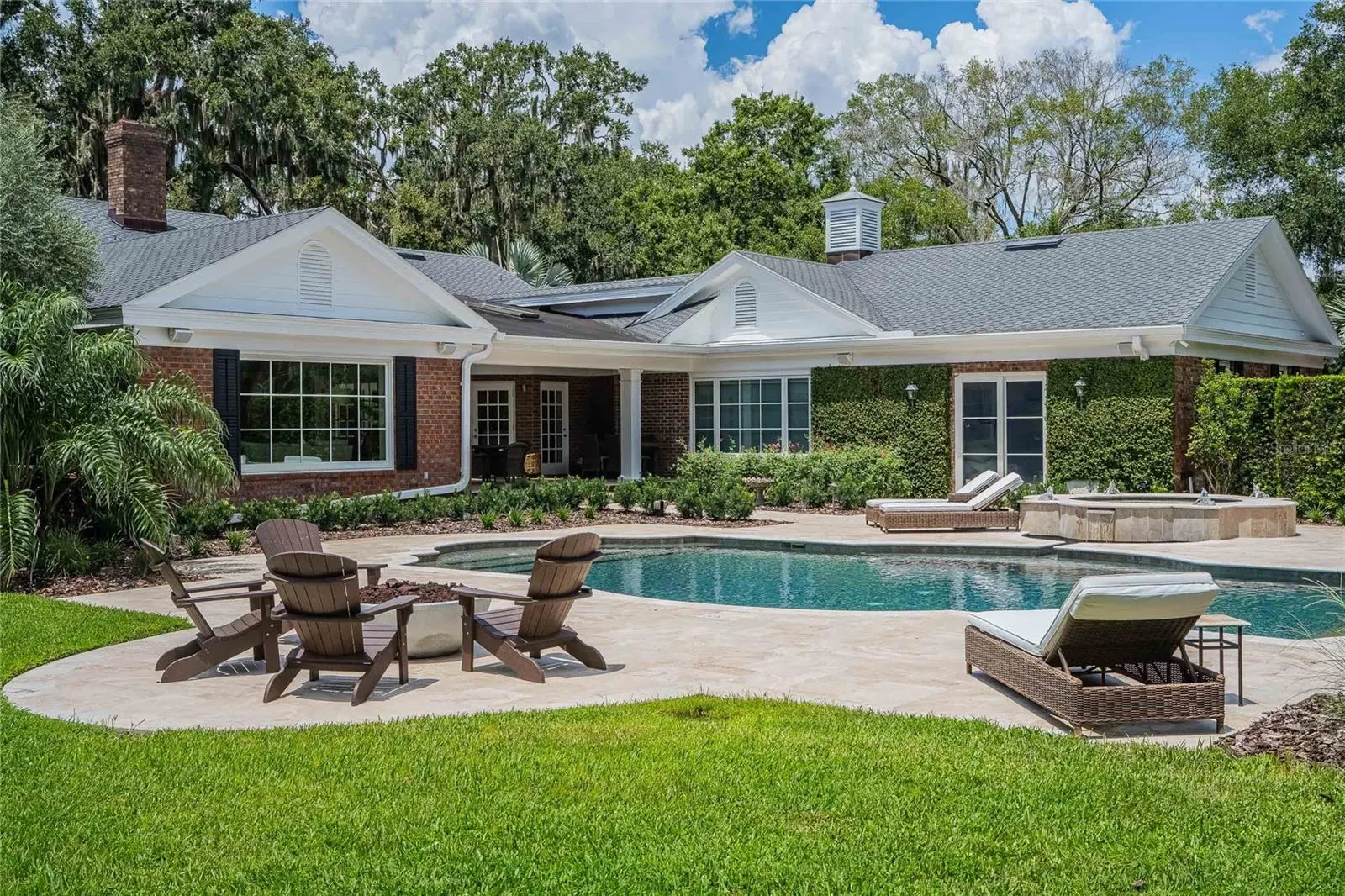 369 LAKE HOLLINGSWORTH DR