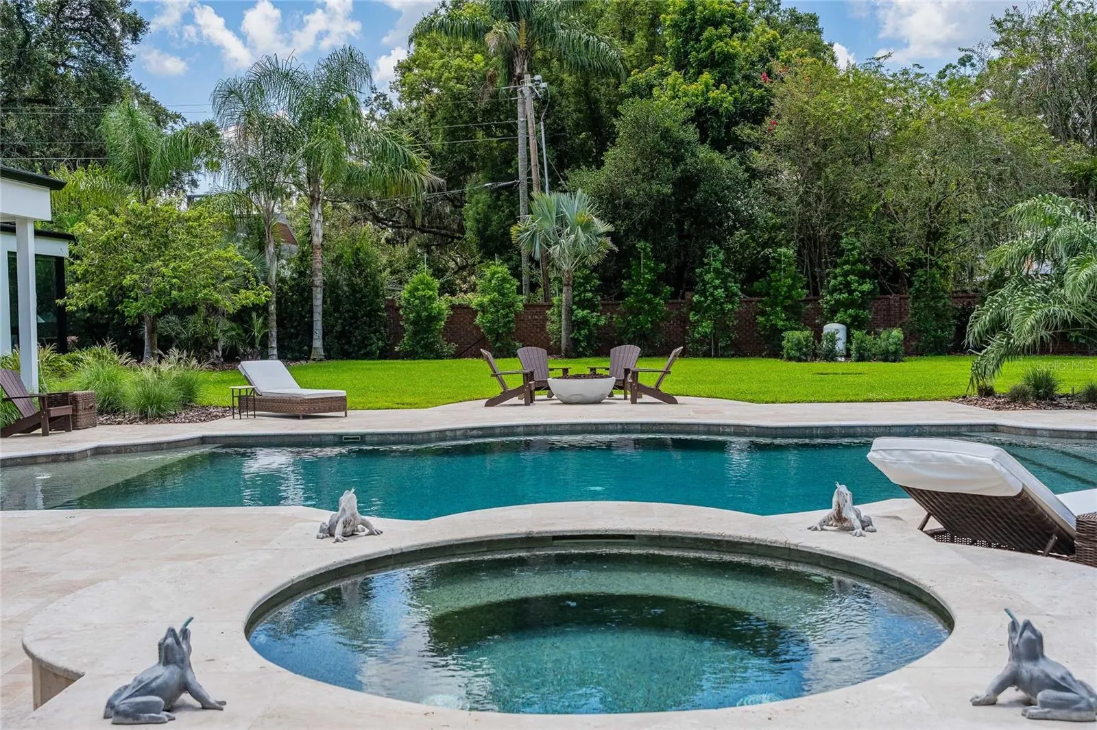 369 LAKE HOLLINGSWORTH DR