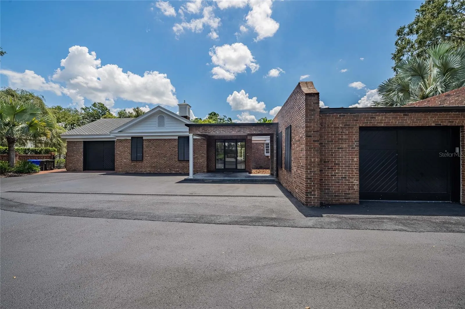 369 LAKE HOLLINGSWORTH DR