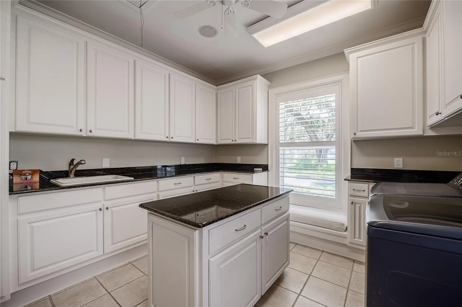 369 LAKE HOLLINGSWORTH DR