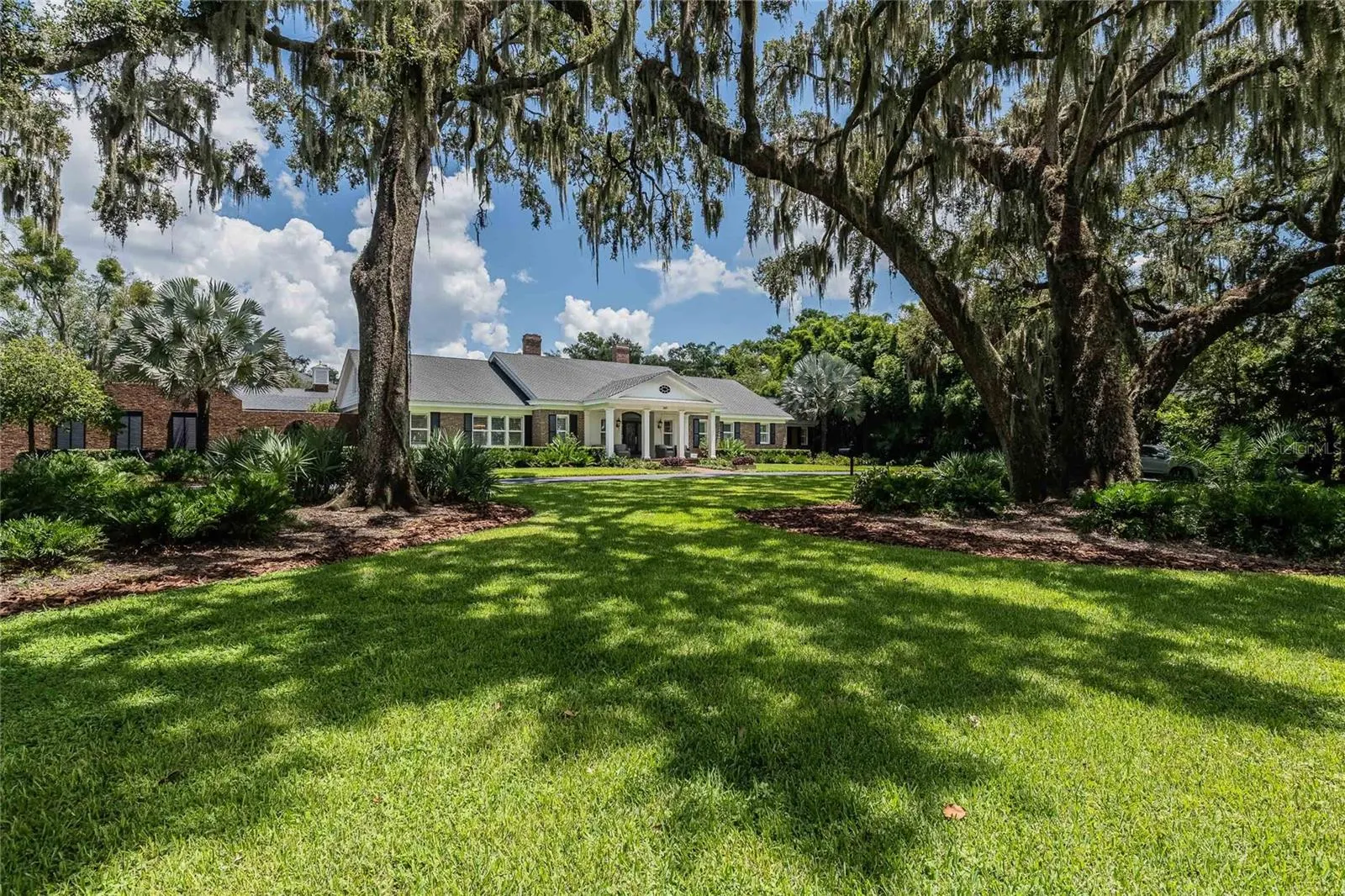 369 LAKE HOLLINGSWORTH DR