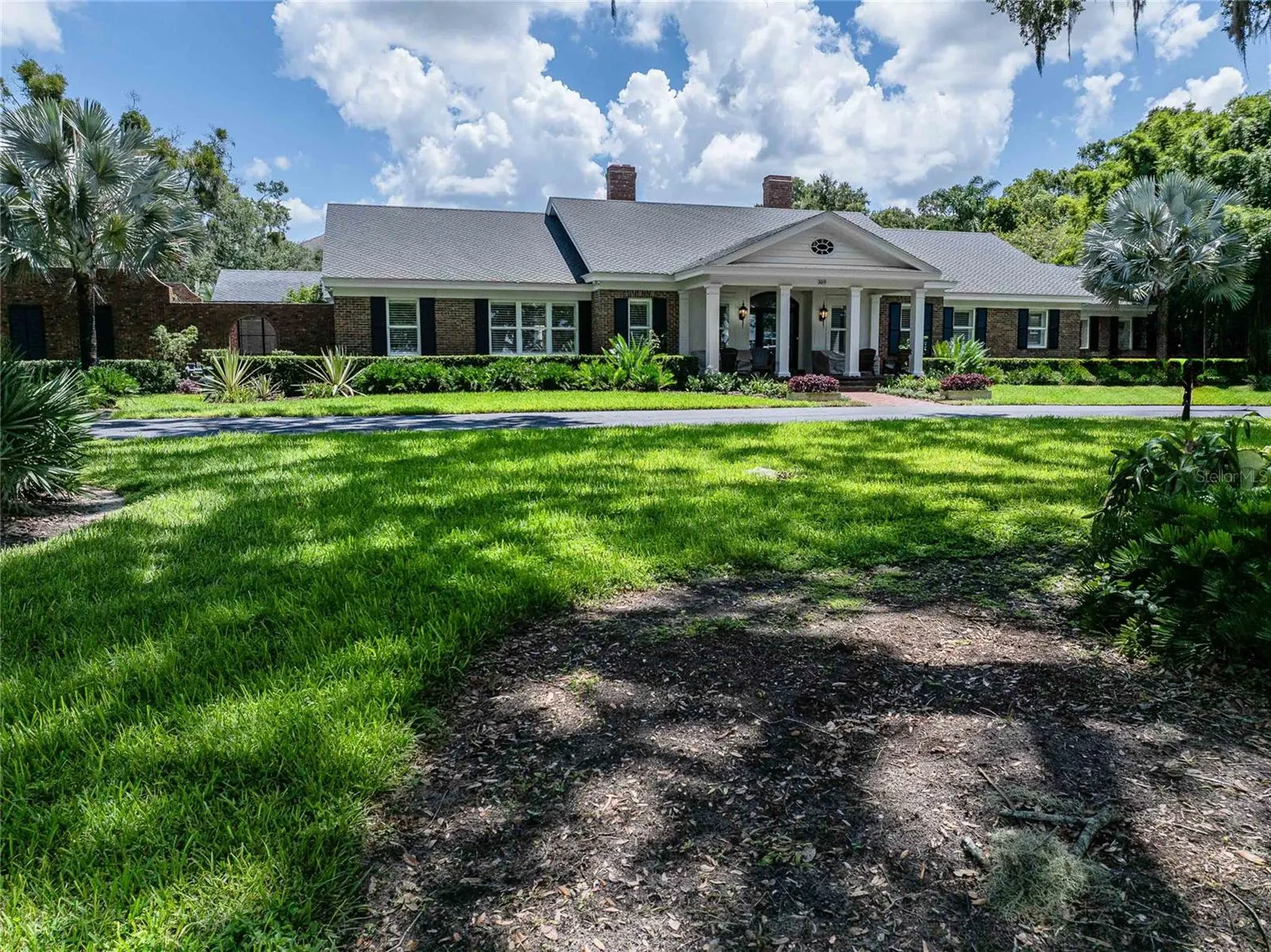 369 LAKE HOLLINGSWORTH DR