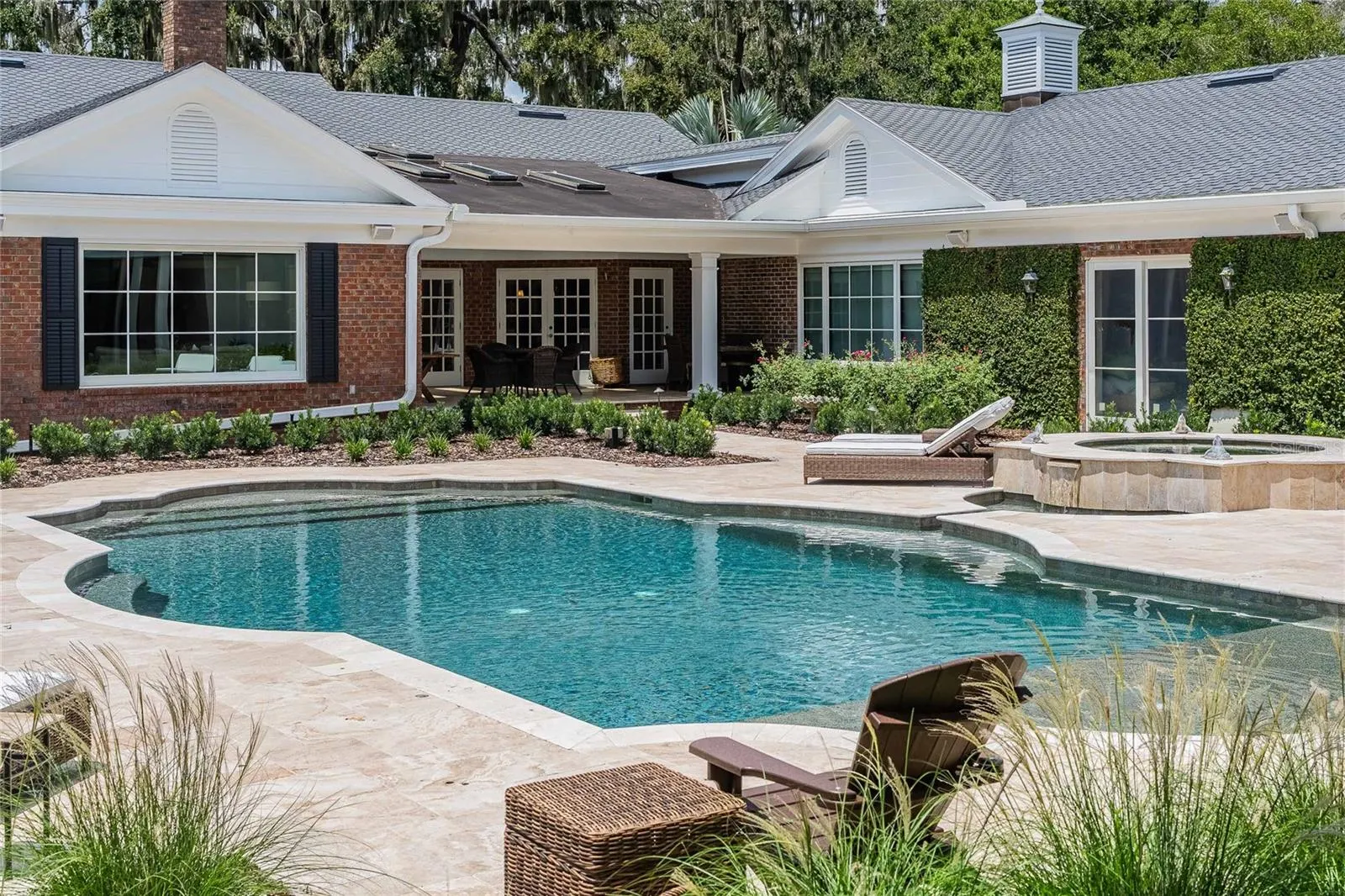 369 LAKE HOLLINGSWORTH DR