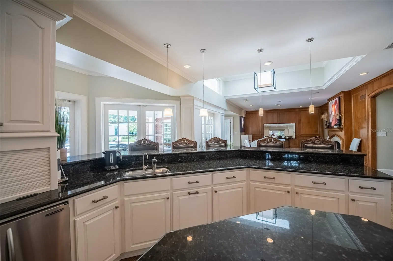 369 LAKE HOLLINGSWORTH DR