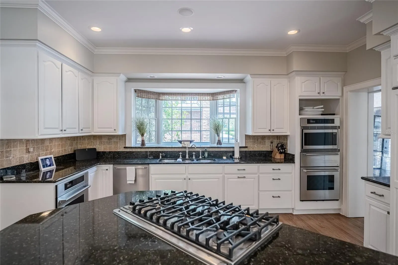 369 LAKE HOLLINGSWORTH DR