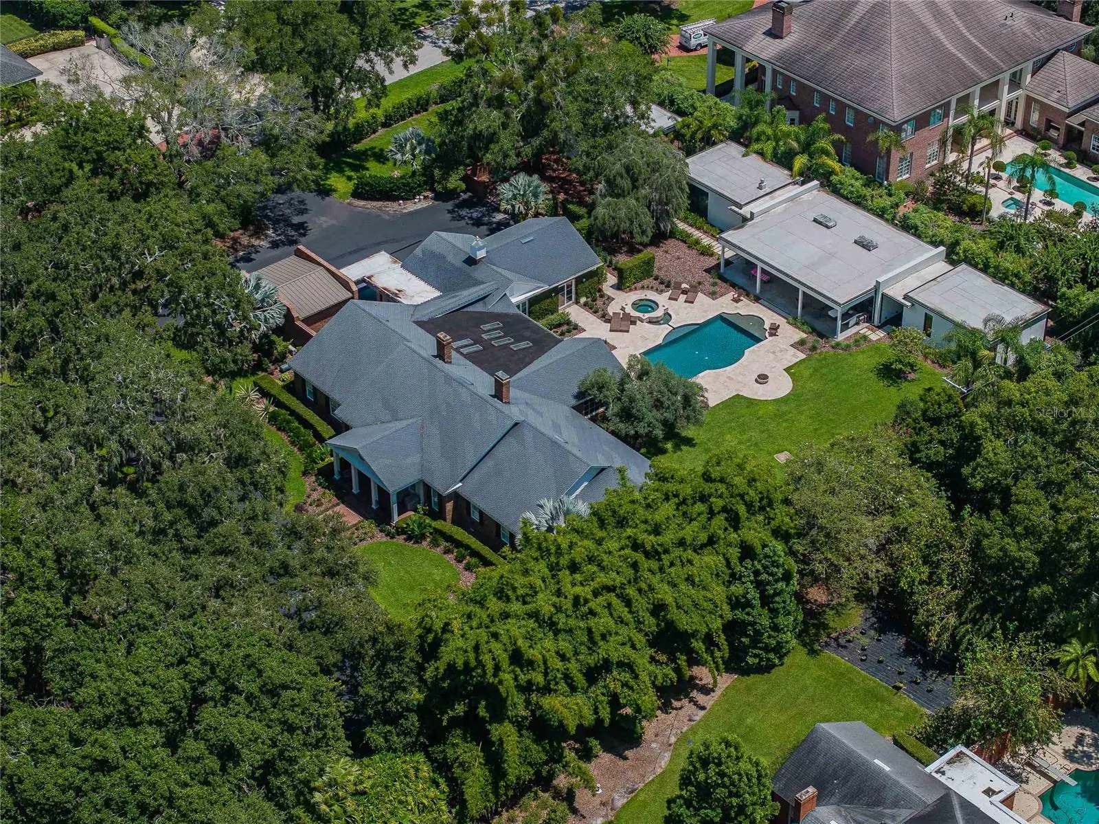 369 LAKE HOLLINGSWORTH DR