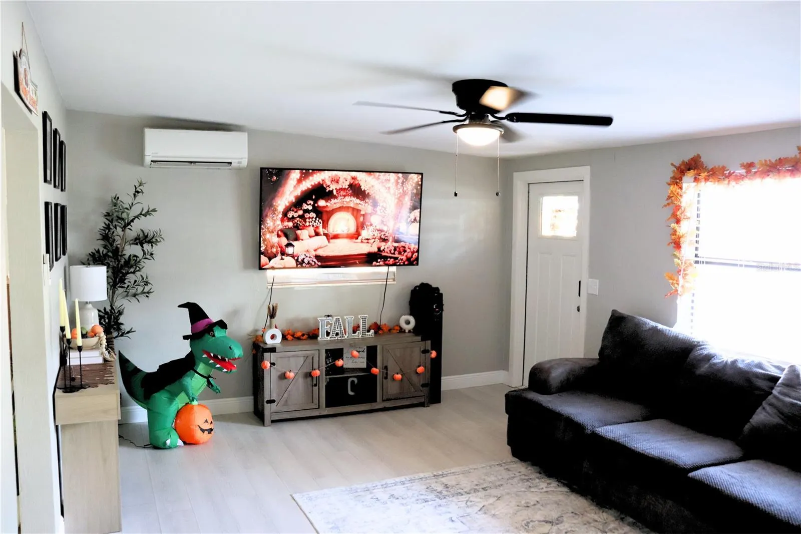 1014 CAROLINE AVE