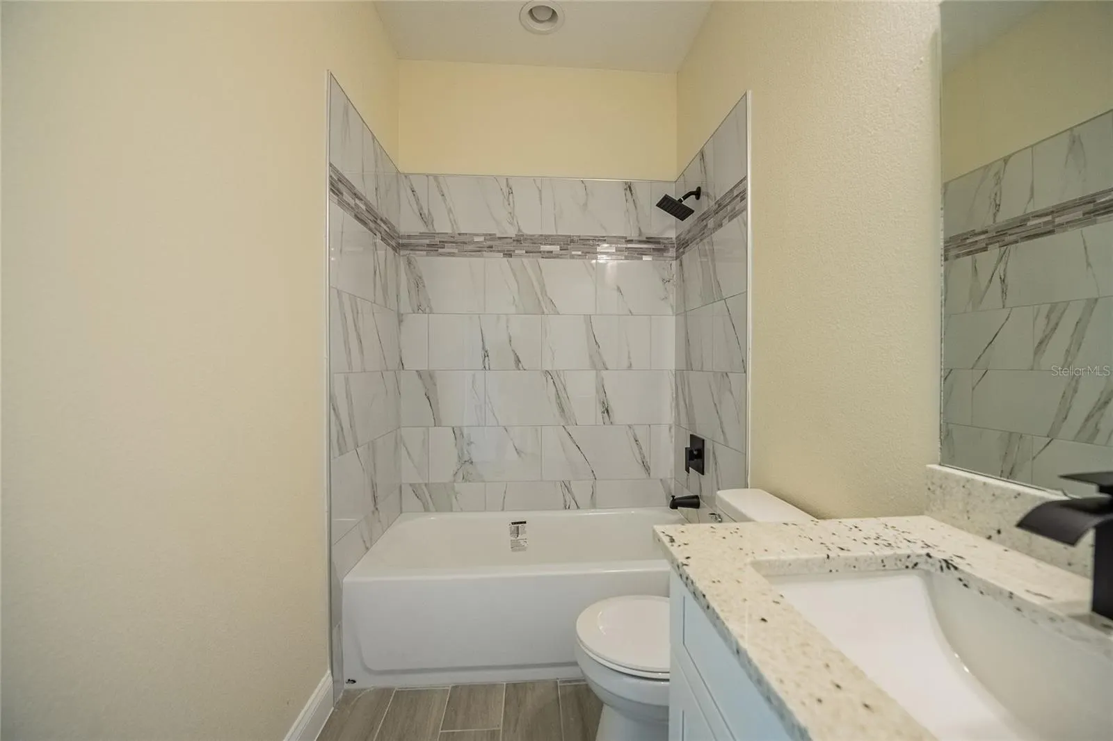 2455 MARY JEWETT CIR