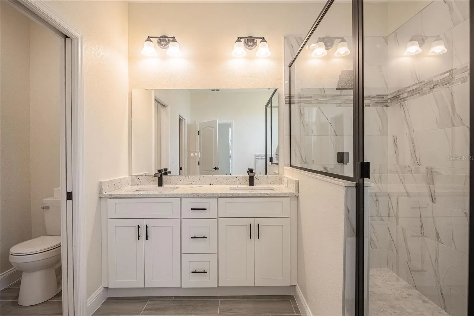 2455 MARY JEWETT CIR