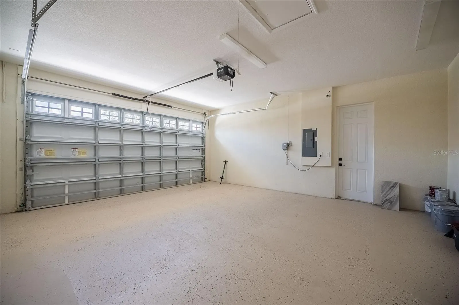2455 MARY JEWETT CIR