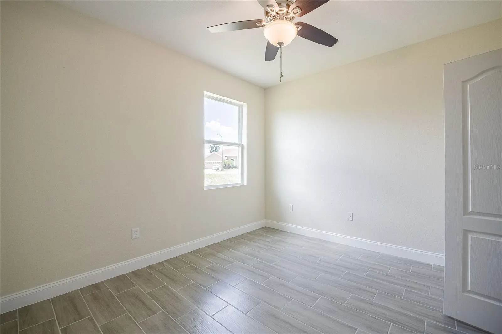 2455 MARY JEWETT CIR