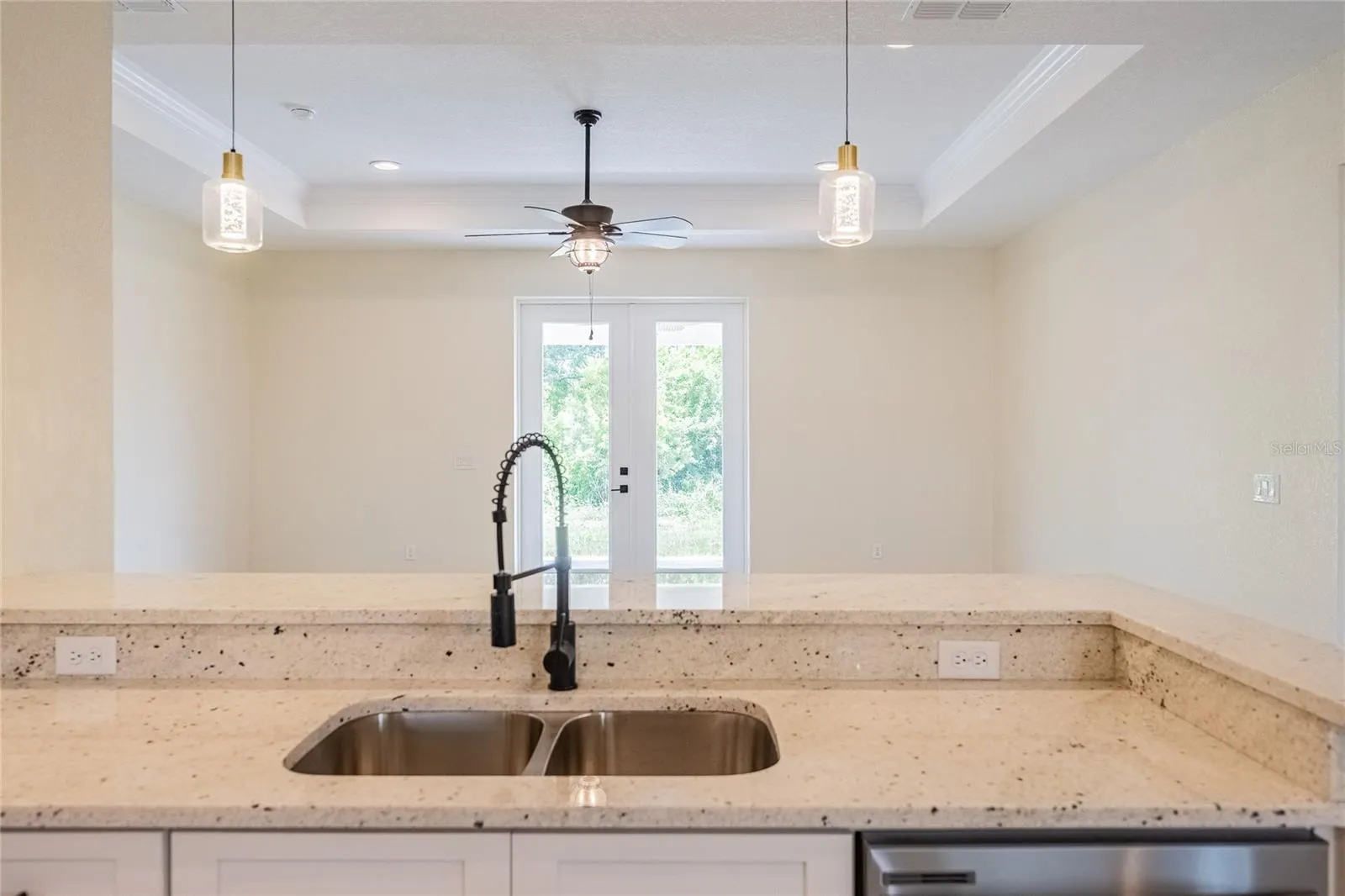 2455 MARY JEWETT CIR