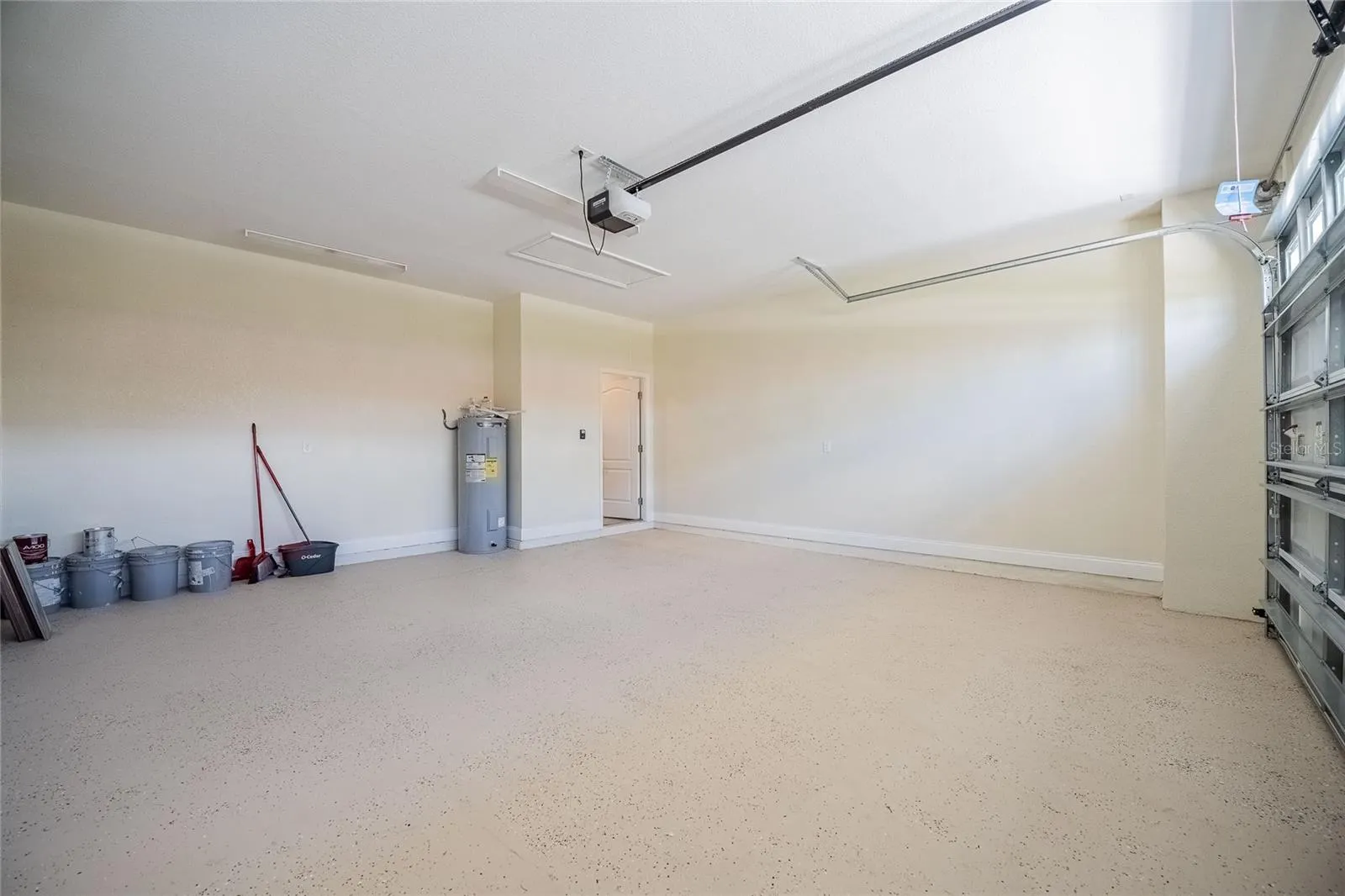 2455 MARY JEWETT CIR