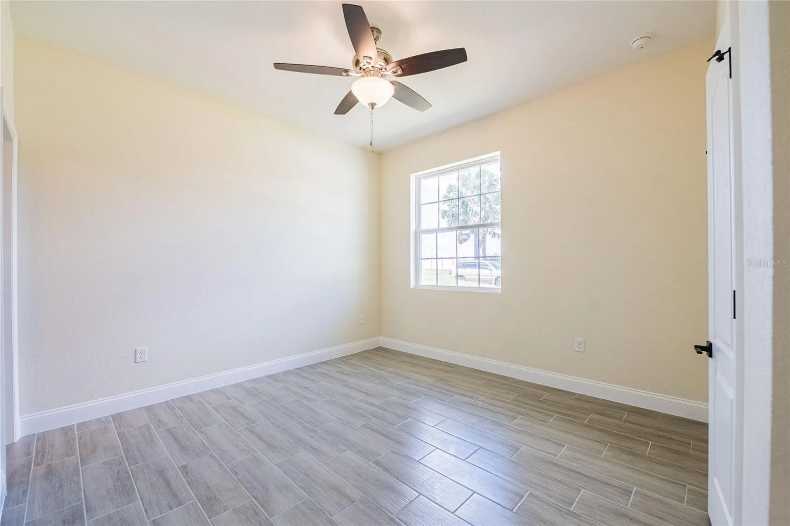 2455 MARY JEWETT CIR