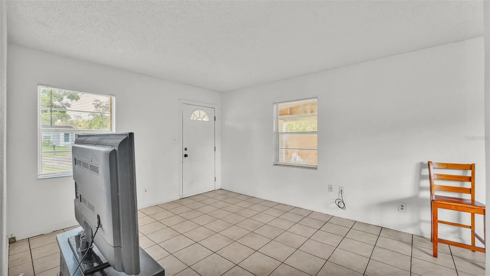 631 CAROLYN DR