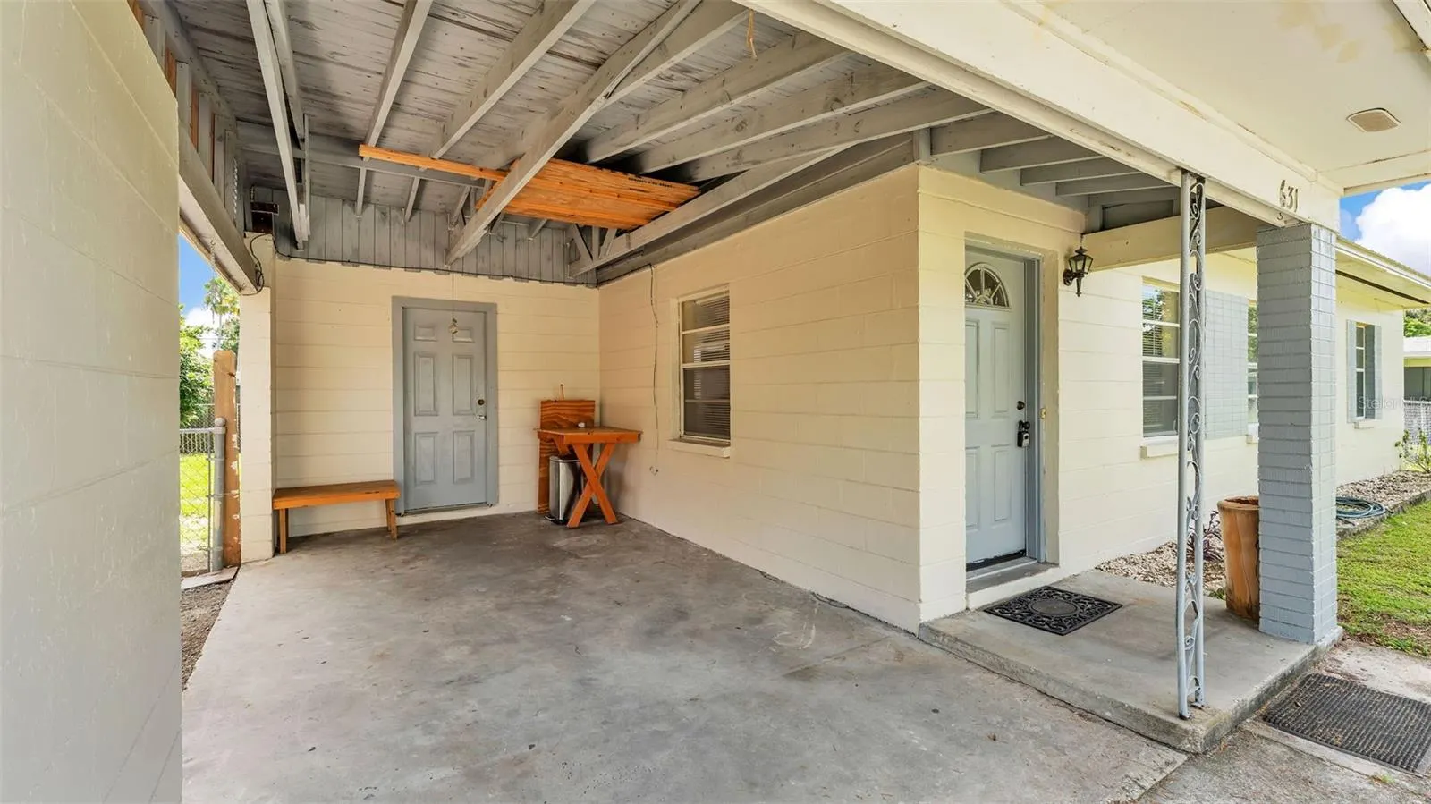 631 CAROLYN DR