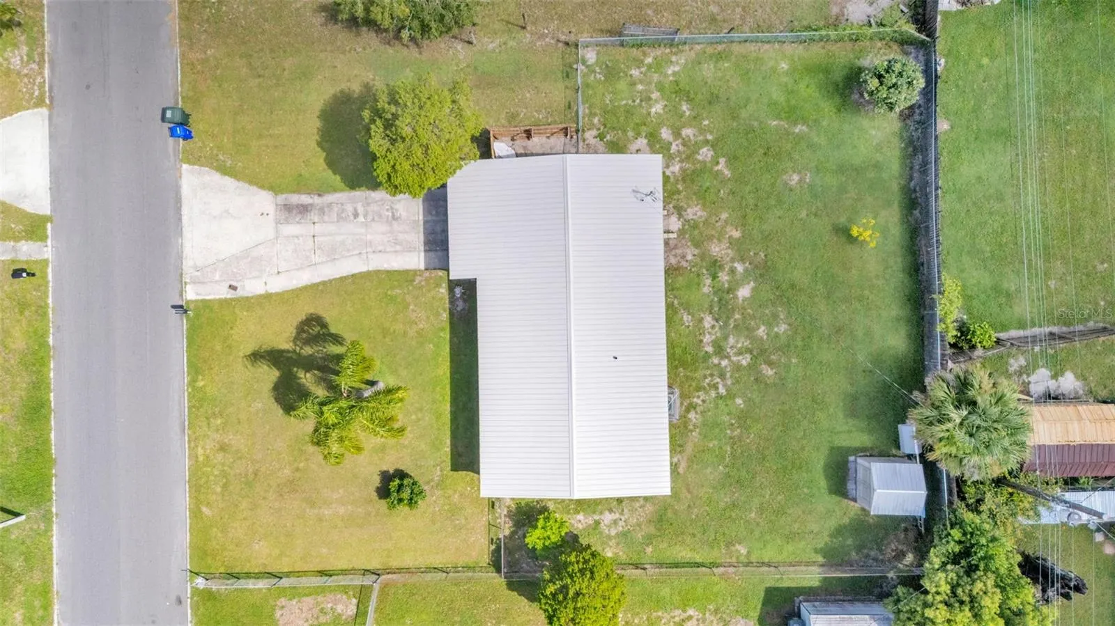 631 CAROLYN DR