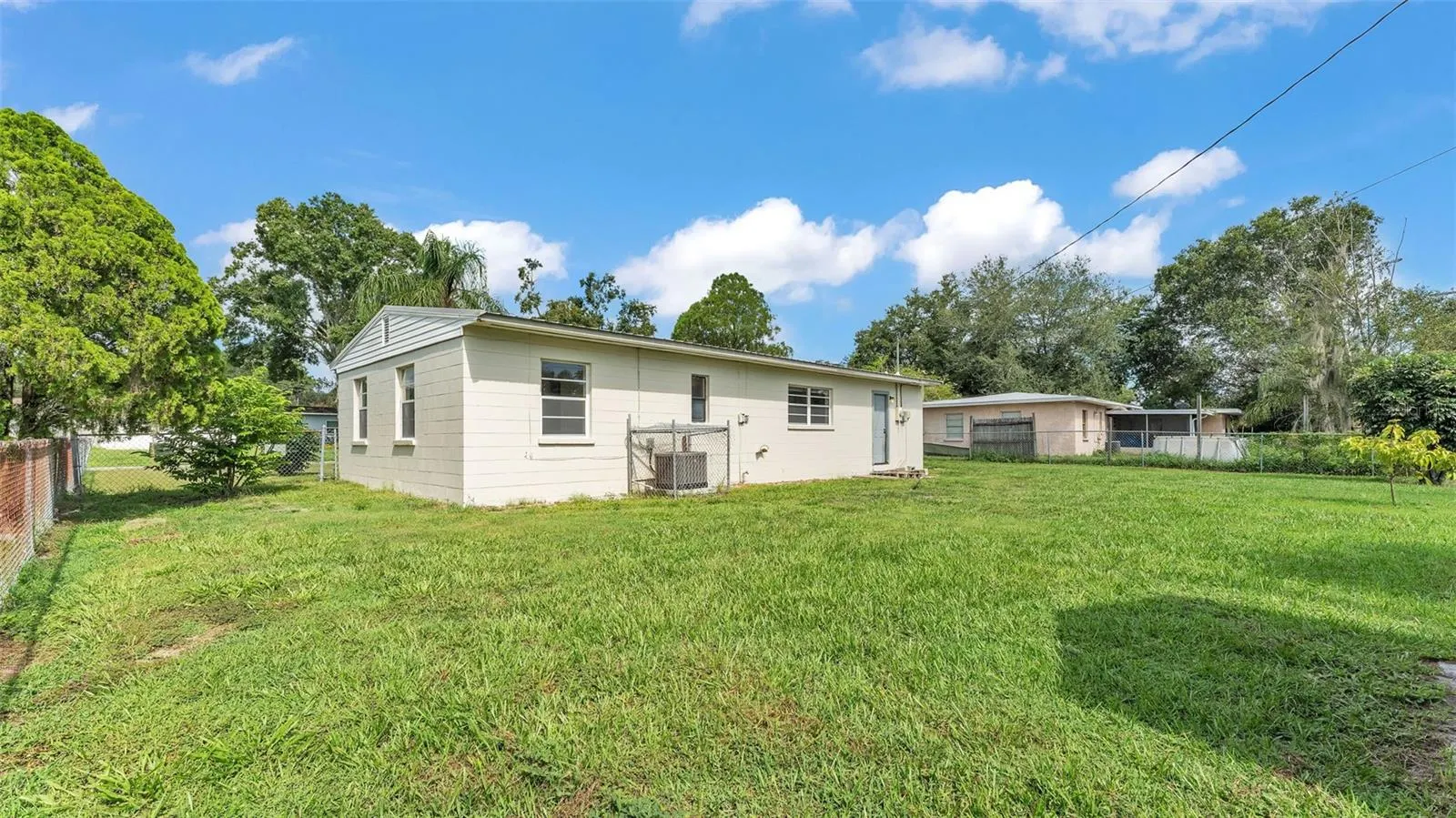 631 CAROLYN DR