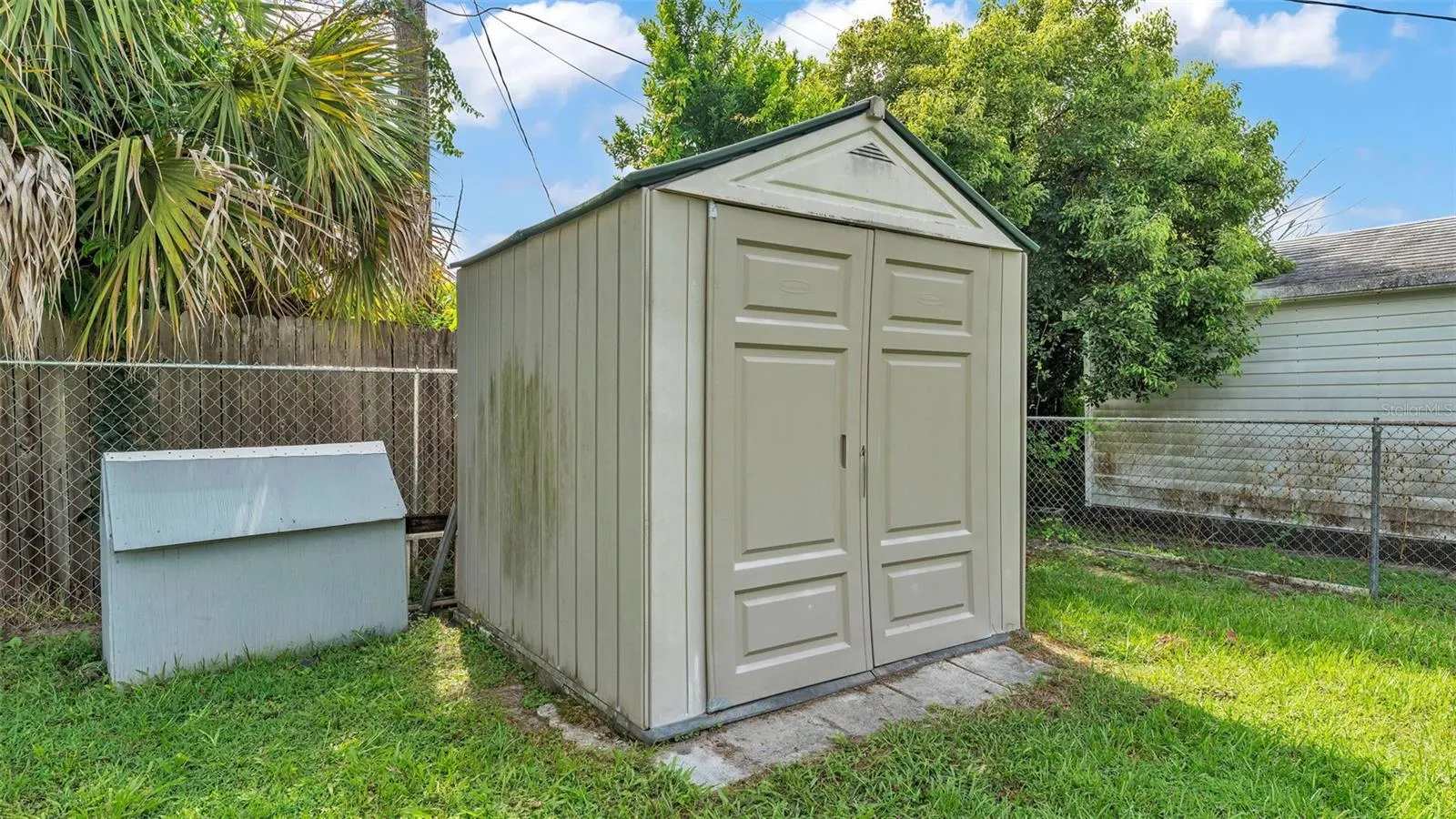 631 CAROLYN DR