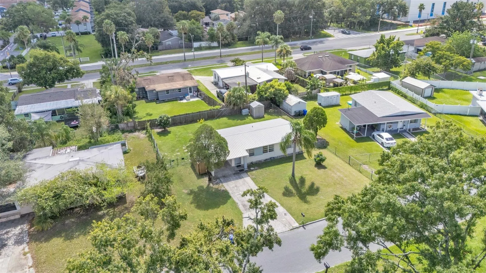 631 CAROLYN DR