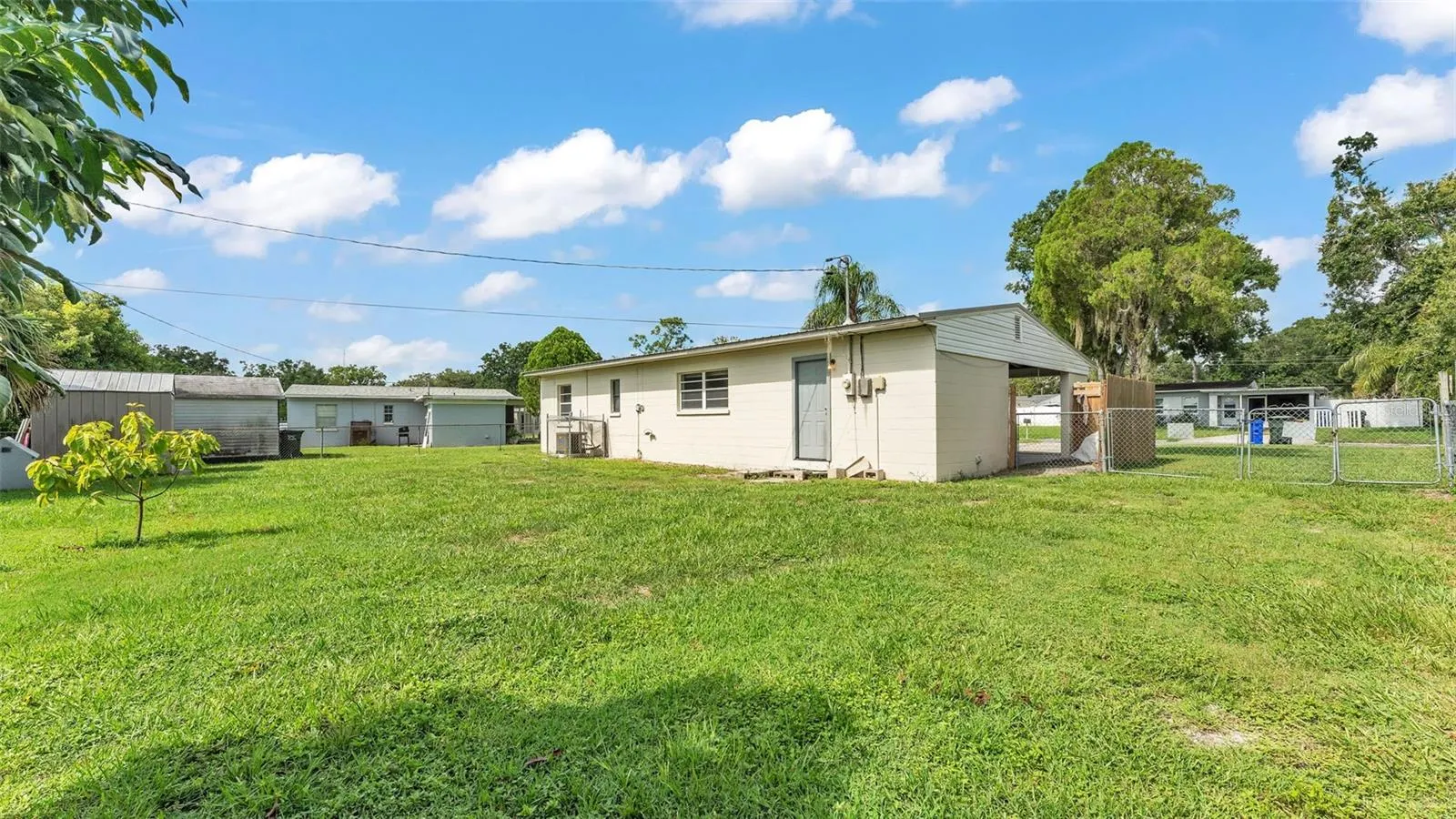 631 CAROLYN DR