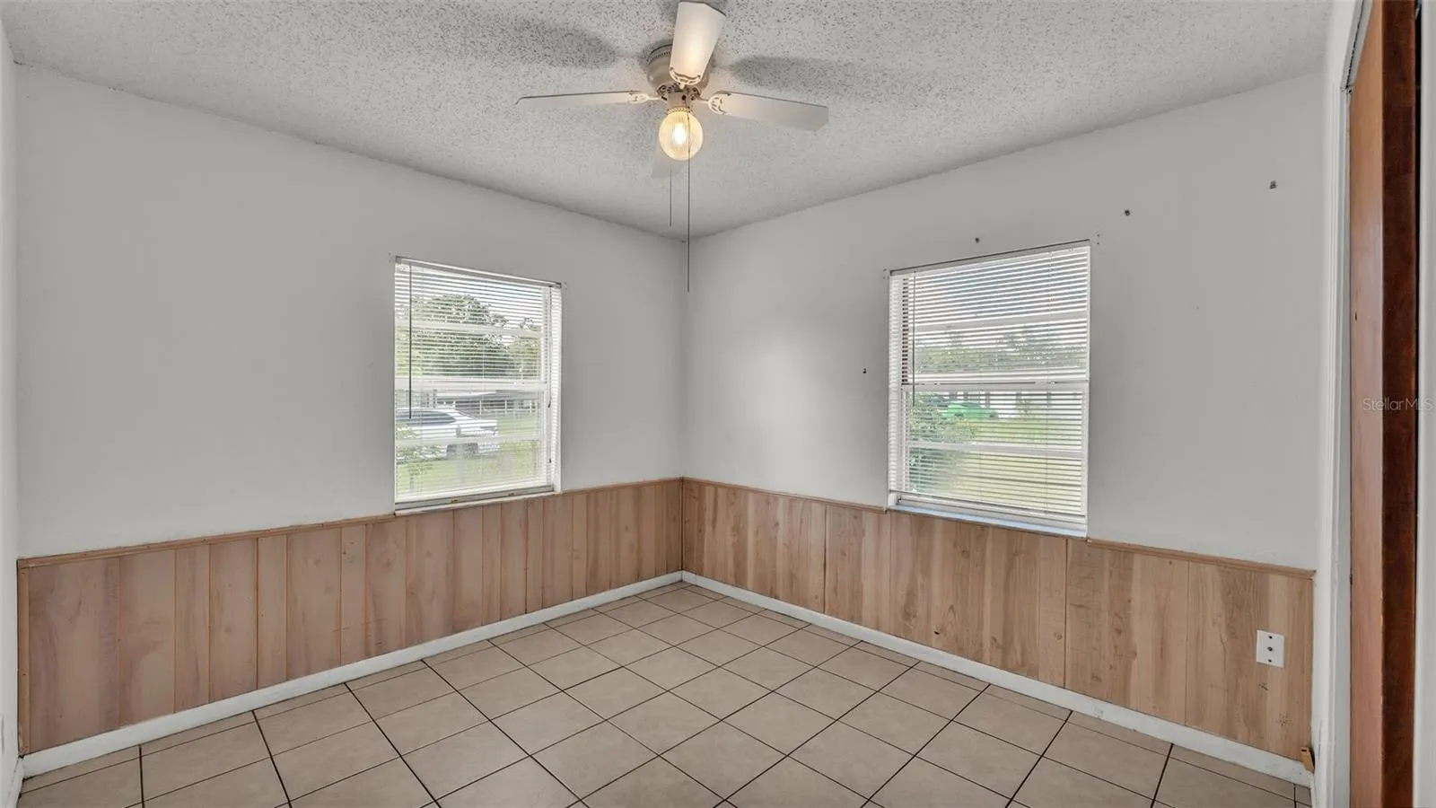 631 CAROLYN DR