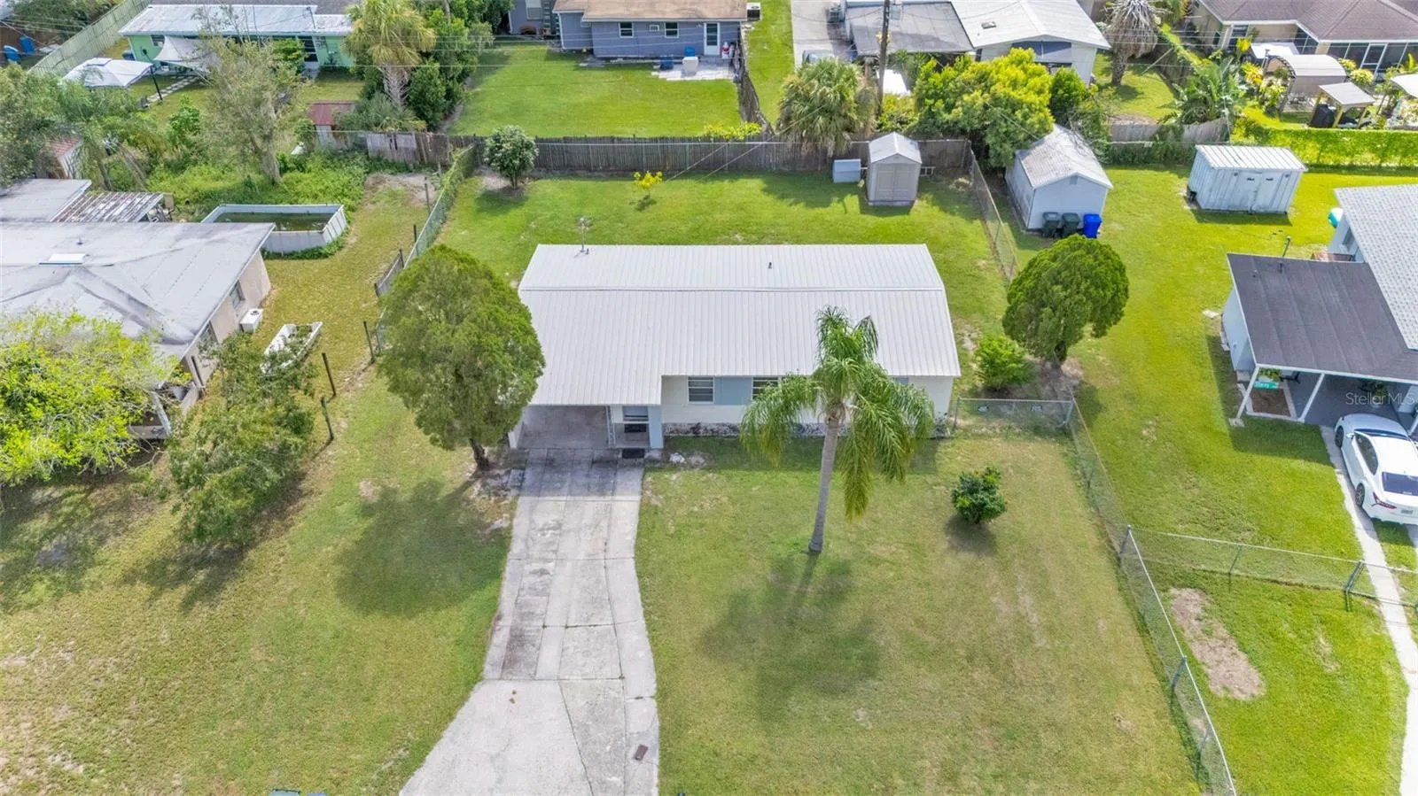 631 CAROLYN DR