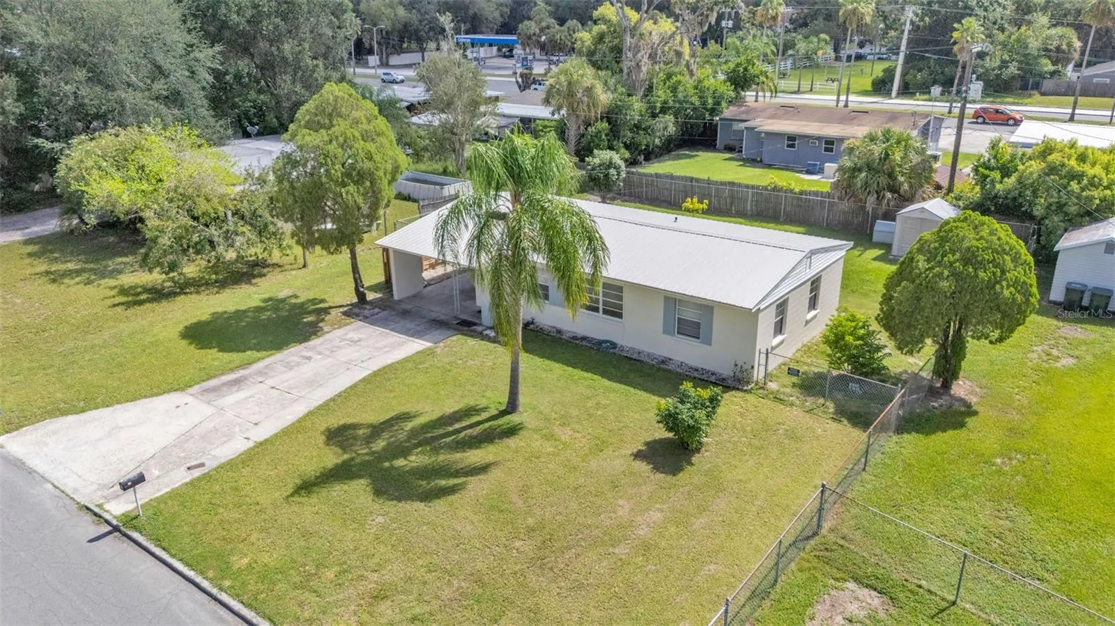 631 CAROLYN DR