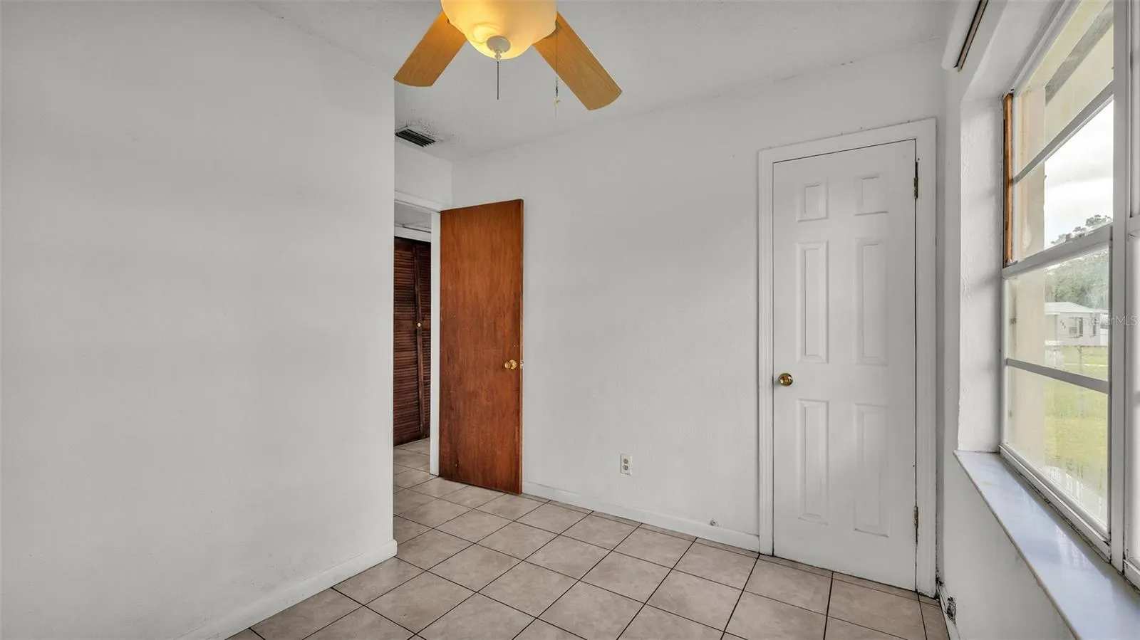 631 CAROLYN DR