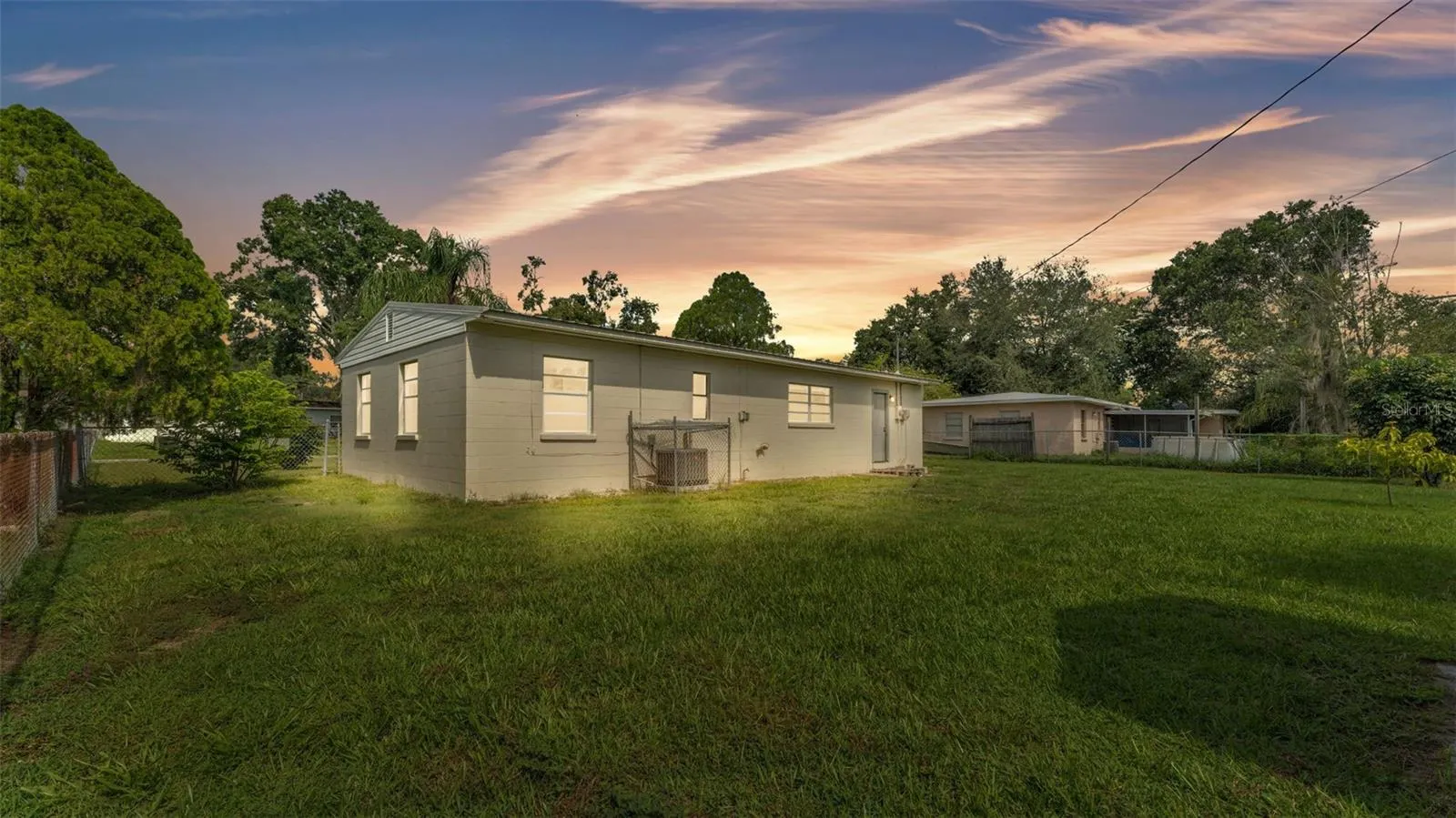 631 CAROLYN DR