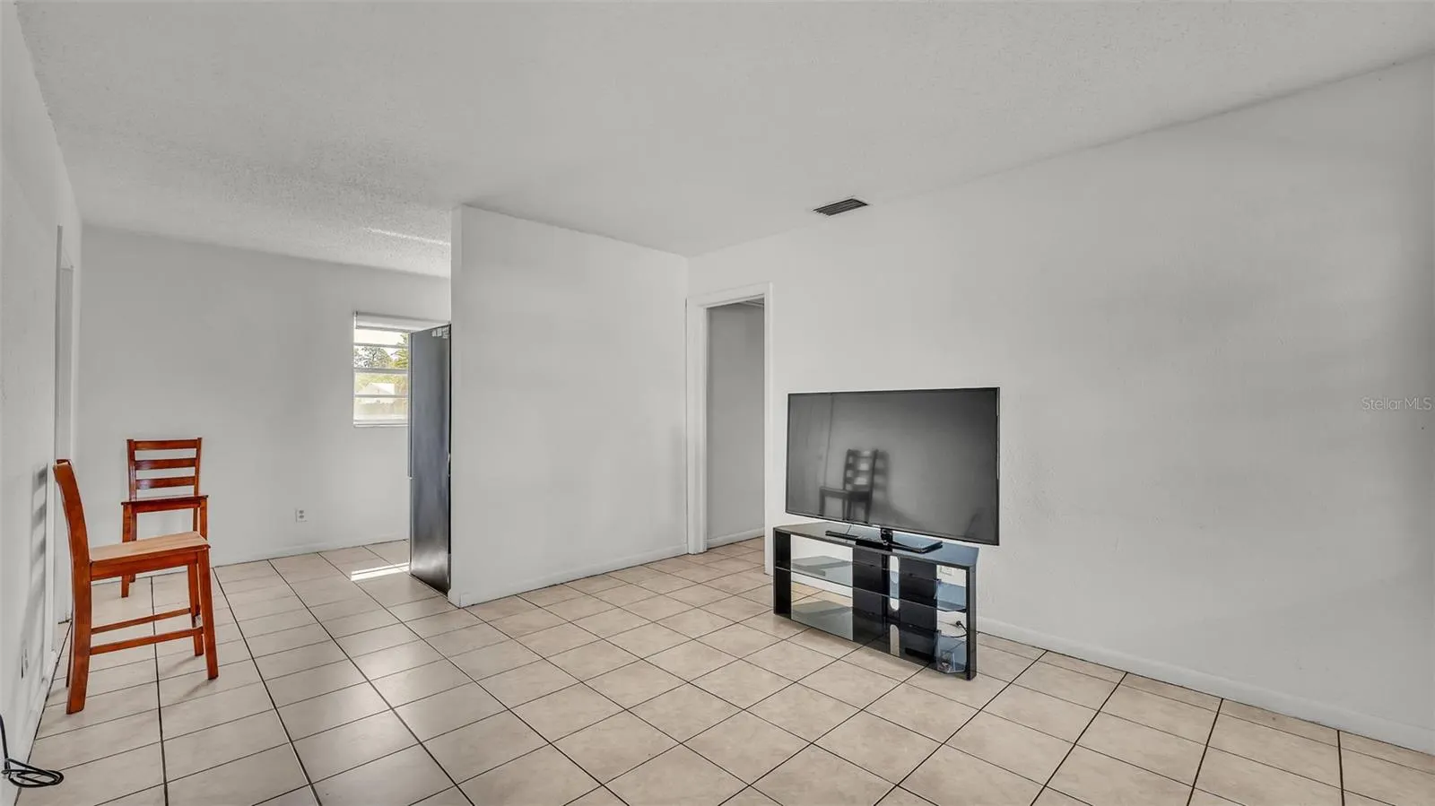 631 CAROLYN DR