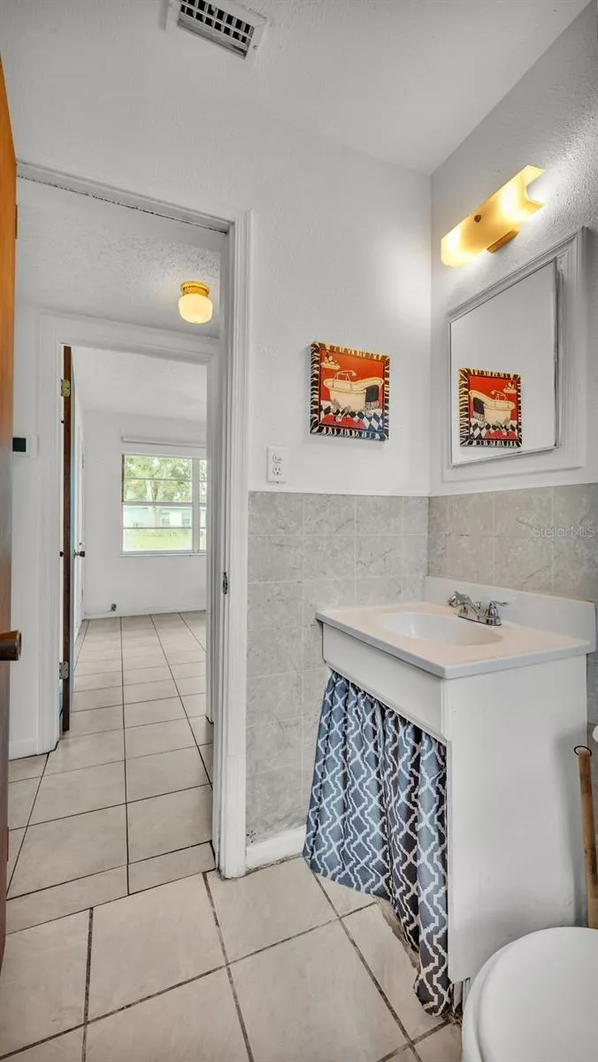 631 CAROLYN DR