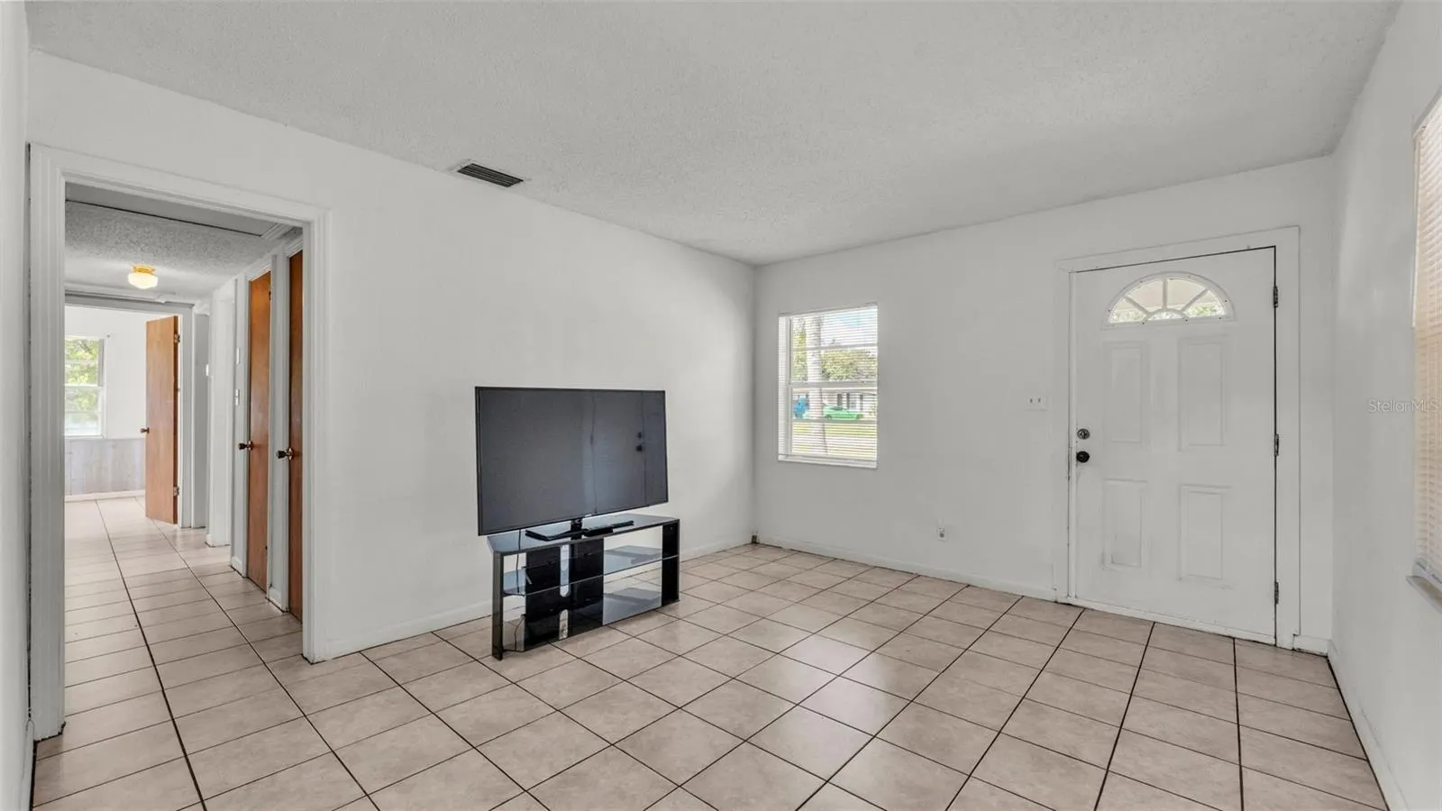 631 CAROLYN DR