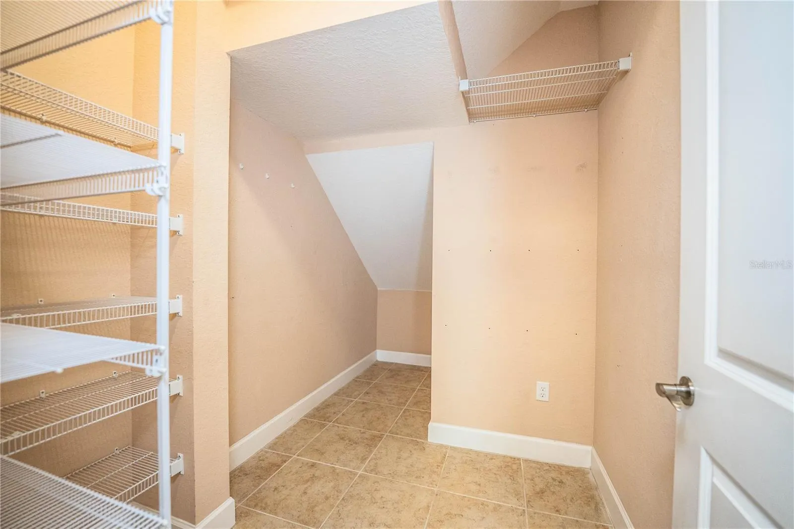 253 ALEXANDER WOODS DR
