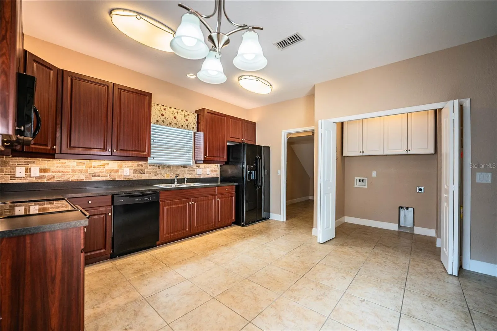 253 ALEXANDER WOODS DR