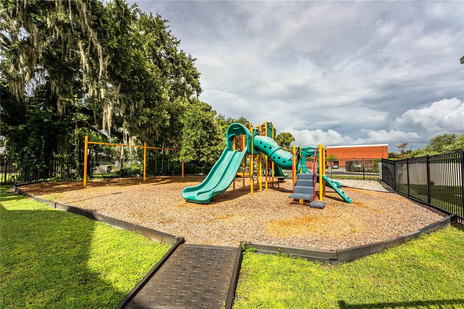 253 ALEXANDER WOODS DR