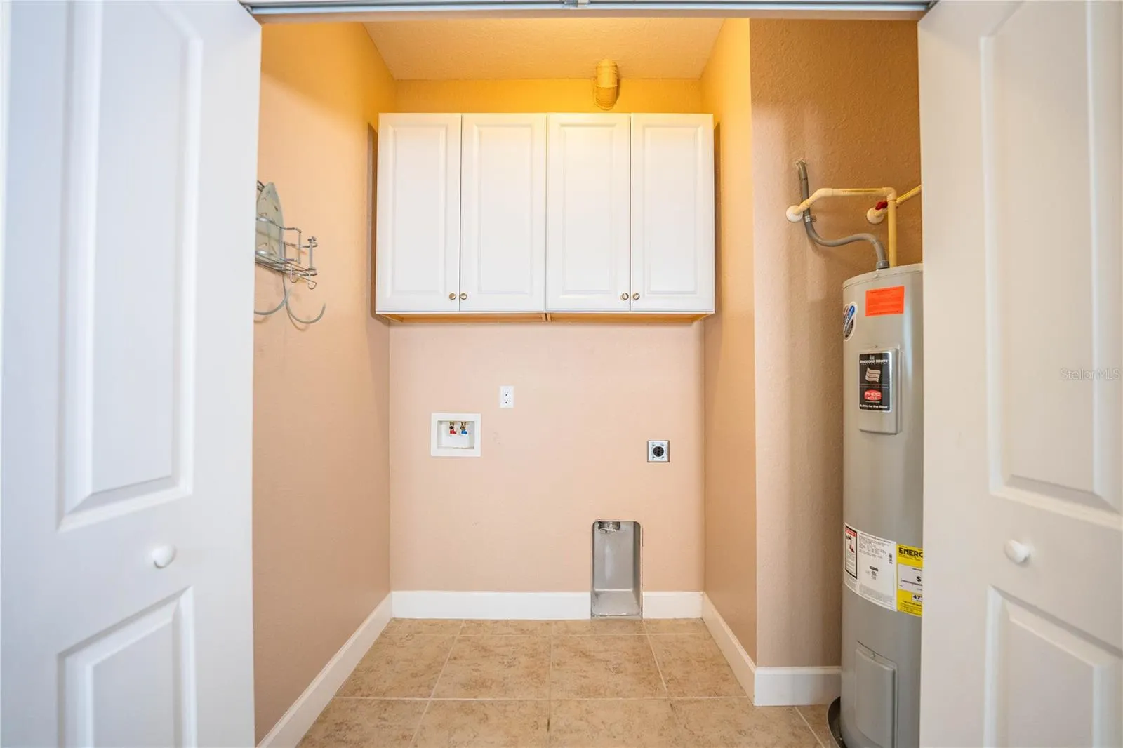 253 ALEXANDER WOODS DR