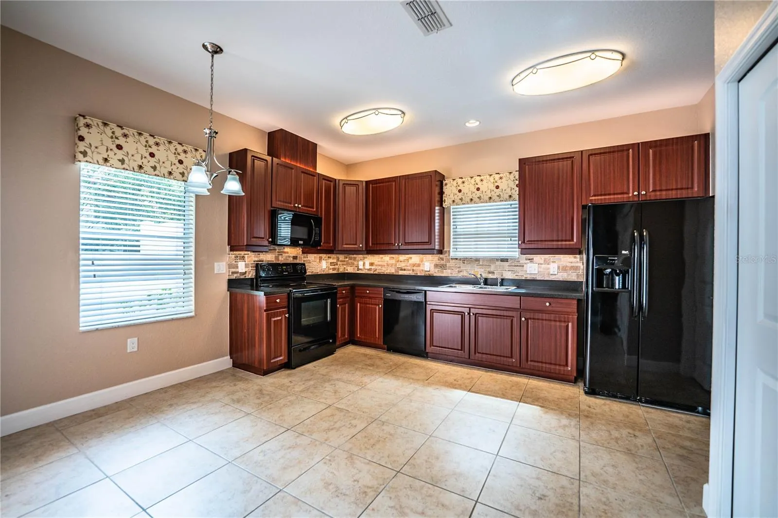 253 ALEXANDER WOODS DR