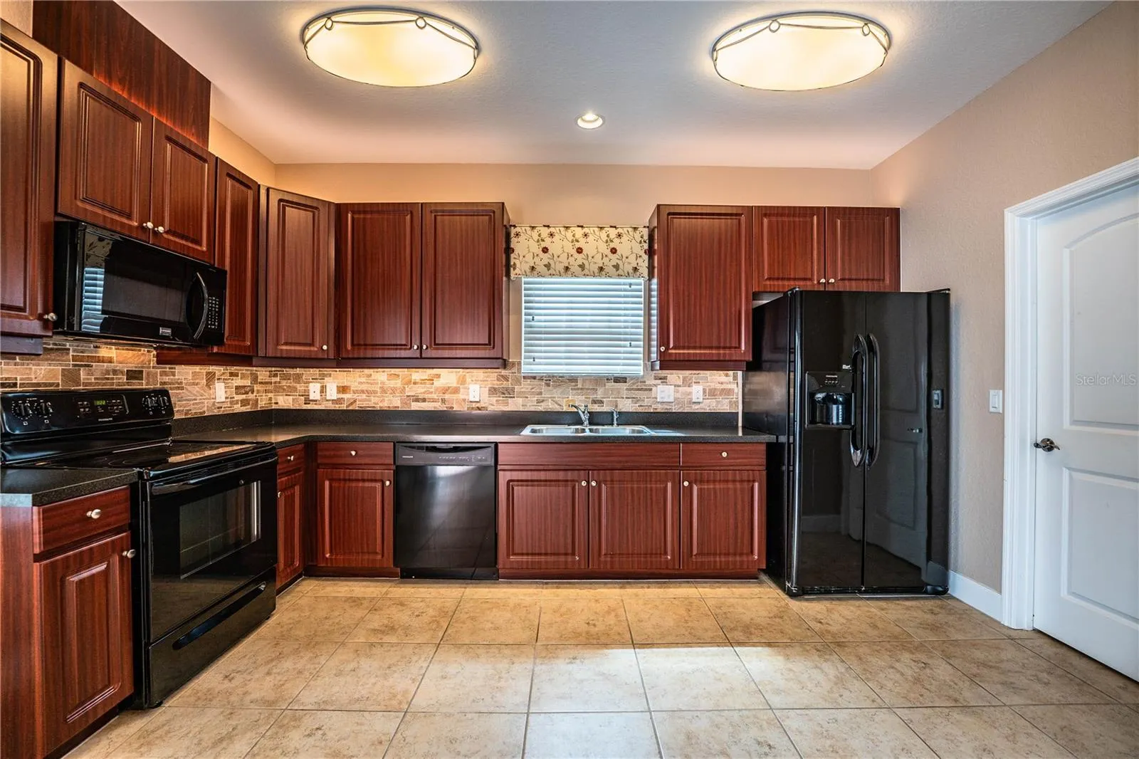 253 ALEXANDER WOODS DR