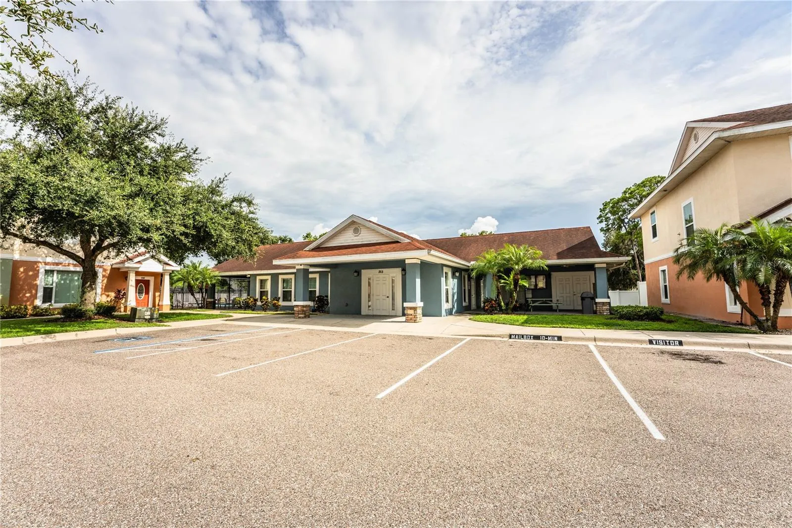 253 ALEXANDER WOODS DR