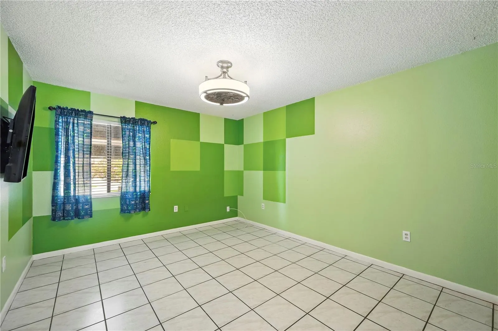 341 LAKE HARRIS DR