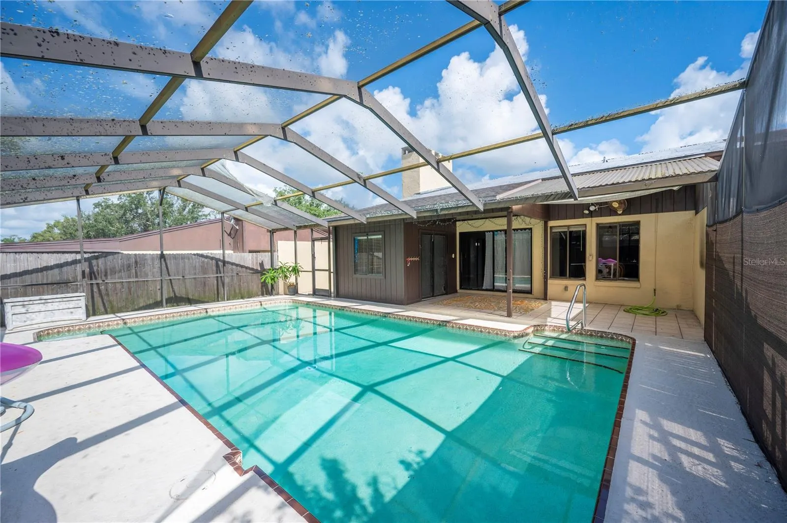 341 LAKE HARRIS DR